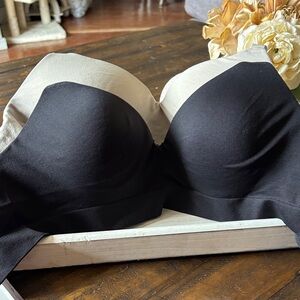 Truekind Elegant Black Seamless Bras set blank and beige